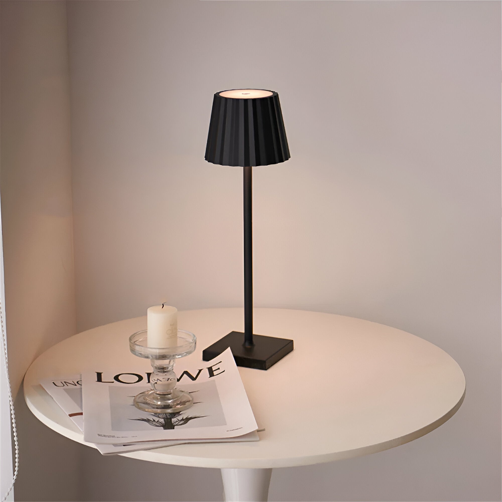 Kabellose Tischlampe | Lampe für Wohnzimmer | Moderne Tischleuchte mit Akku | VelaLume