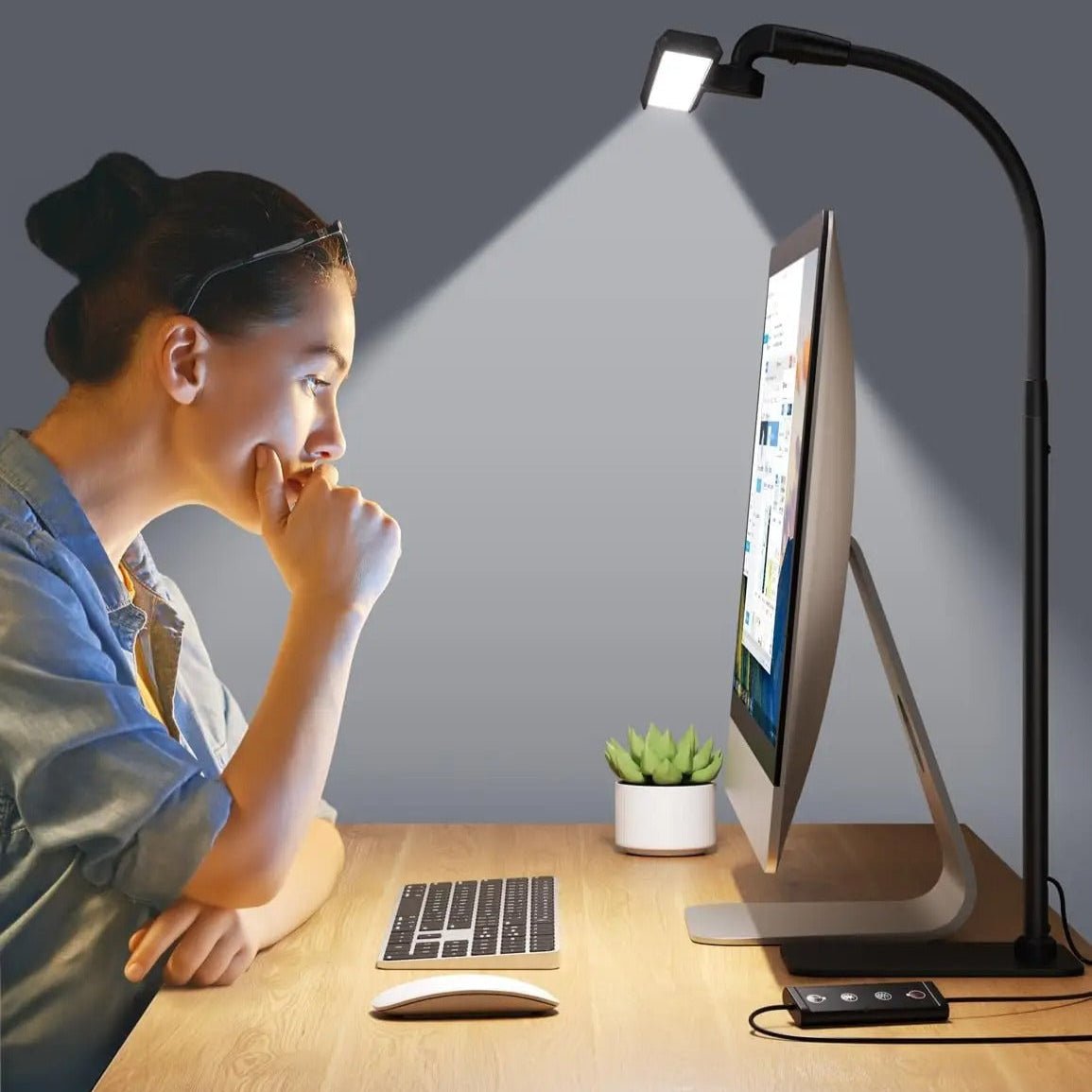 Schreibtischlampe | Dimm­bare LED Tischlampe | TischStrahl